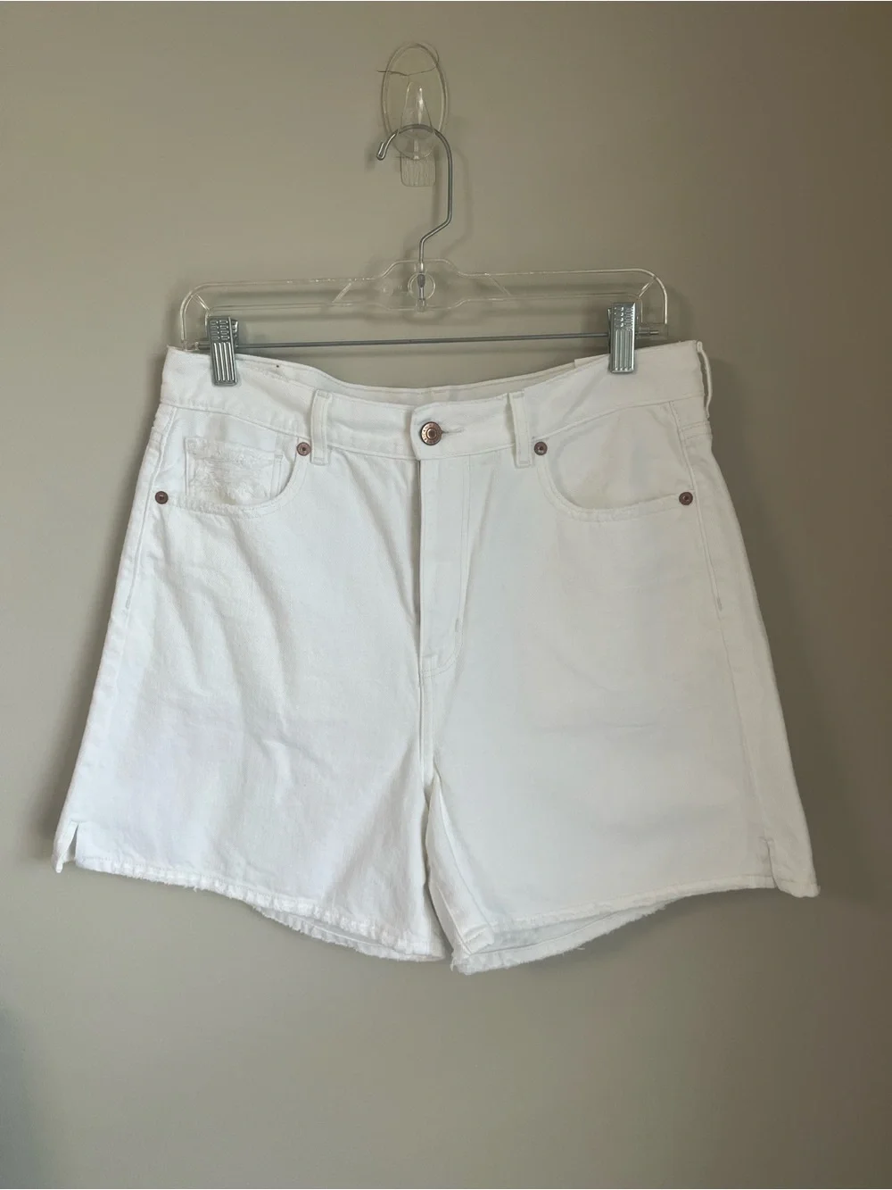 NWT American Eagle Outfitters White Baggy Mom Denim Shorts